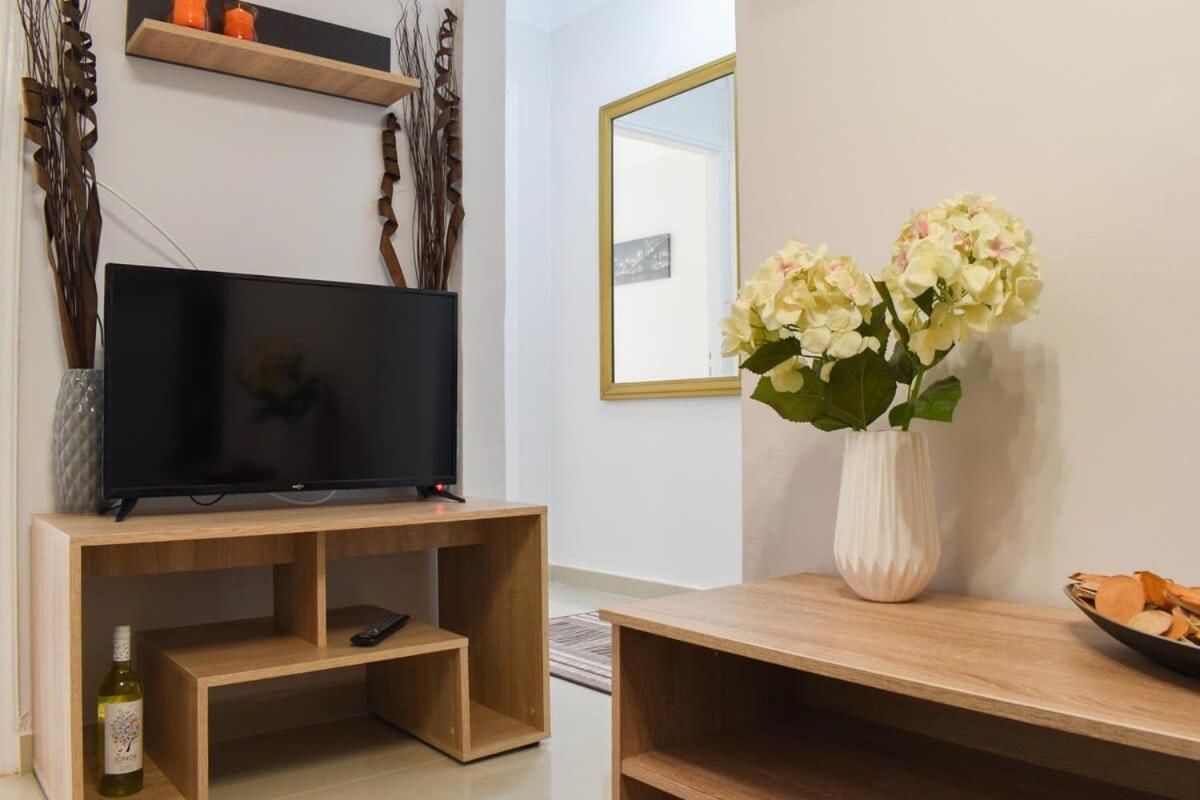 Comfy Central Square Gem With Balcony Apartment Kalamata Exterior photo